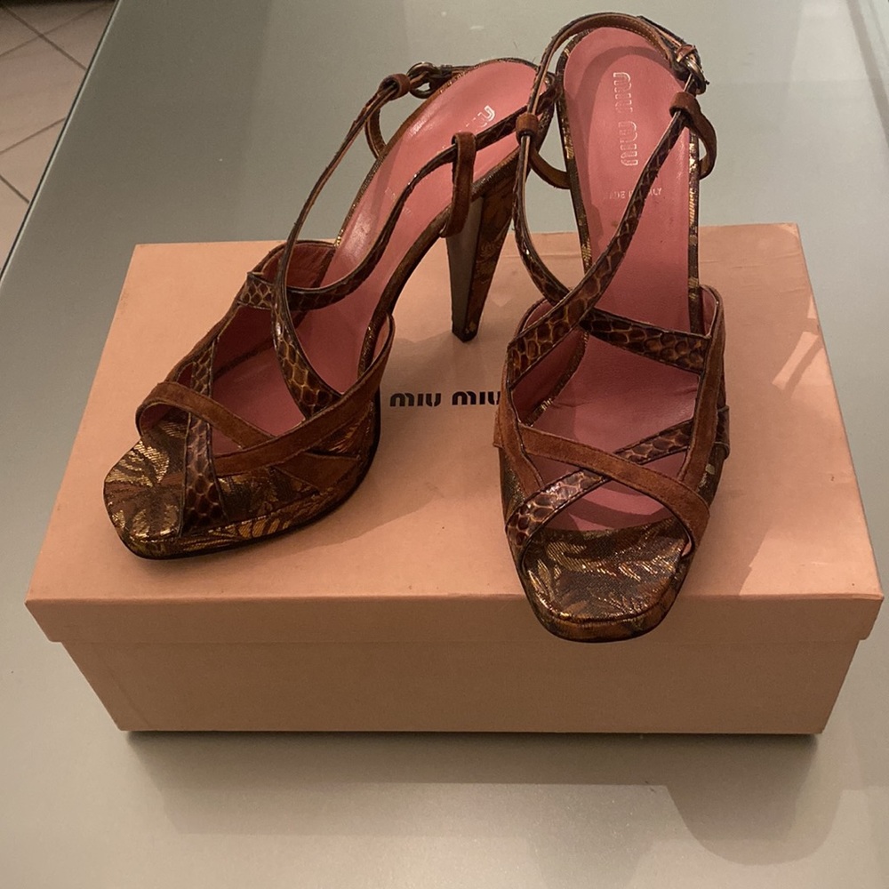 MIU MIU like new-Jacquard Snake  Bruciat high heel shoes Size 39 w/ Original box